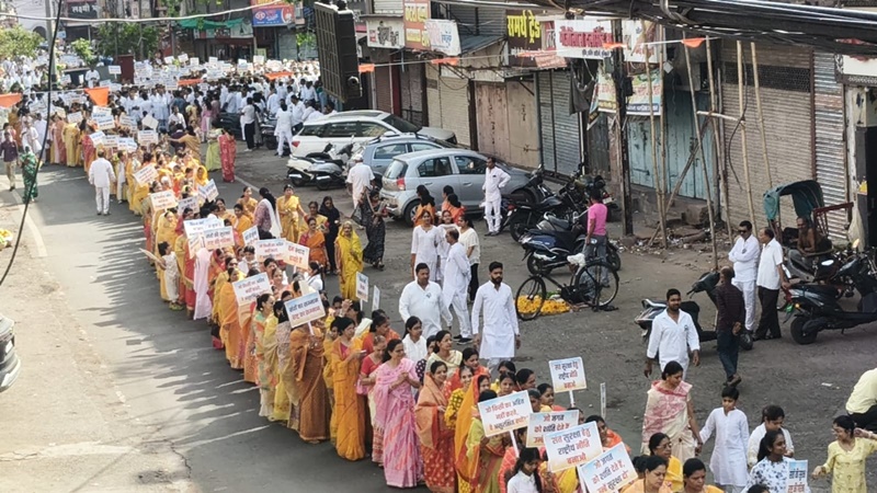 जैन साध्वियों के साथ हुई दर्दनाक सड़क दुर्घटना के विरोध में सड़कों पर उतरा सकल जैन समाज, निकाला 'विशाल मौन जुलूस'