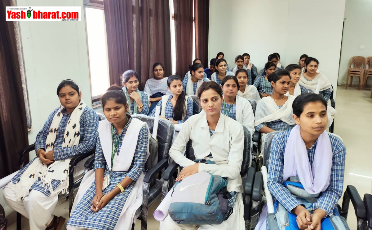 Katni College Event: कटनी के शासकीय कन्या महाविद्यालय में गूंजा “स्थानीय सोच, वैश्विक पहुंच” का नारा; जैव विविधता दिवस और मिशन लाइफ पर हुआ भव्य कार्यक्रम 22 Katni College Event: कटनी के शासकीय कन्या महाविद्यालय में गूंजा “स्थानीय सोच, वैश्विक पहुंच” का नारा; जैव विविधता दिवस और मिशन लाइफ पर हुआ भव्य कार्यक्रम