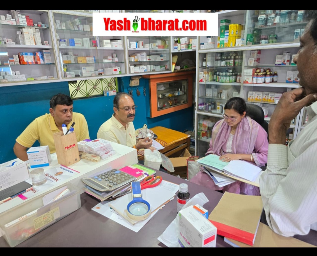 कन्हवारा में 'मित्रा फार्मेसी' पर प्रशासन का डंडा; सील की गई दुकान, मेडिकल स्टोर की आड़ में चल रहा था अवैध क्लीनिक 22 Screenshot 20260611 011229 Gmail