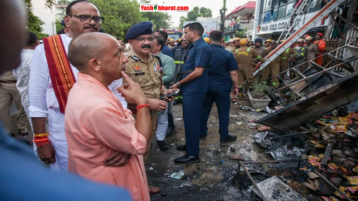 लखनऊ अलीगंज अग्निकांड में सबसे बड़ी कार्रवाई: 'खुद तोड़ो... नहीं तो LDA का बुलडोजर कर देगा जमींदोज', अल्टीमेटम जारी 42 लखनऊ अलीगंज अग्निकांड में सबसे बड़ी कार्रवाई: 'खुद तोड़ो... नहीं तो LDA का बुलडोजर कर देगा जमींदोज', अल्टीमेटम जारी