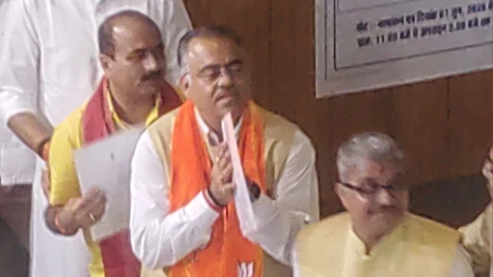 MP Rajya Sabha Election: मध्य प्रदेश में वोटिंग से पहले ही बड़ा उलटफेर- भाजपा के तरुण चुघ, रजनीश अग्रवाल और महेश केवट निर्विरोध निर्वाचित; रिटर्निंग ऑफिसर ने सौंपे प्रमाण-पत्र