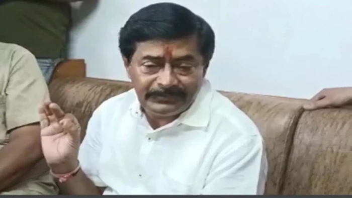 पूर्व मंत्री दीपक जोशी के नाम पर बना गंदा व्हाट्सएप ग्रुप, तस्वीरें मॉर्फ्ड कर किया वायरल; पत्नी ने कराई नामजद FIR