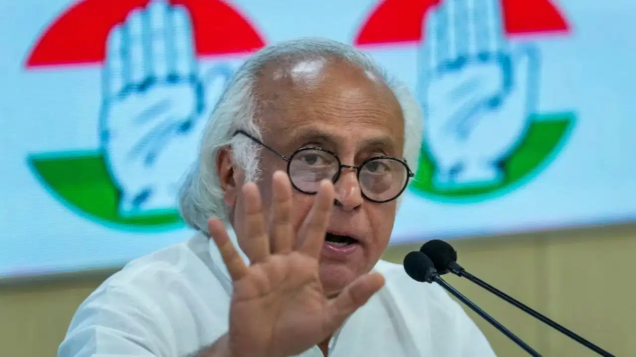 जयराम रमेश का बड़ा बयान: 'जो नेता कांग्रेस छोड़ BJP में गए, उनकी वापसी पर सोचना भी शर्मनाक; दोबारा न मिले एंट्री'
