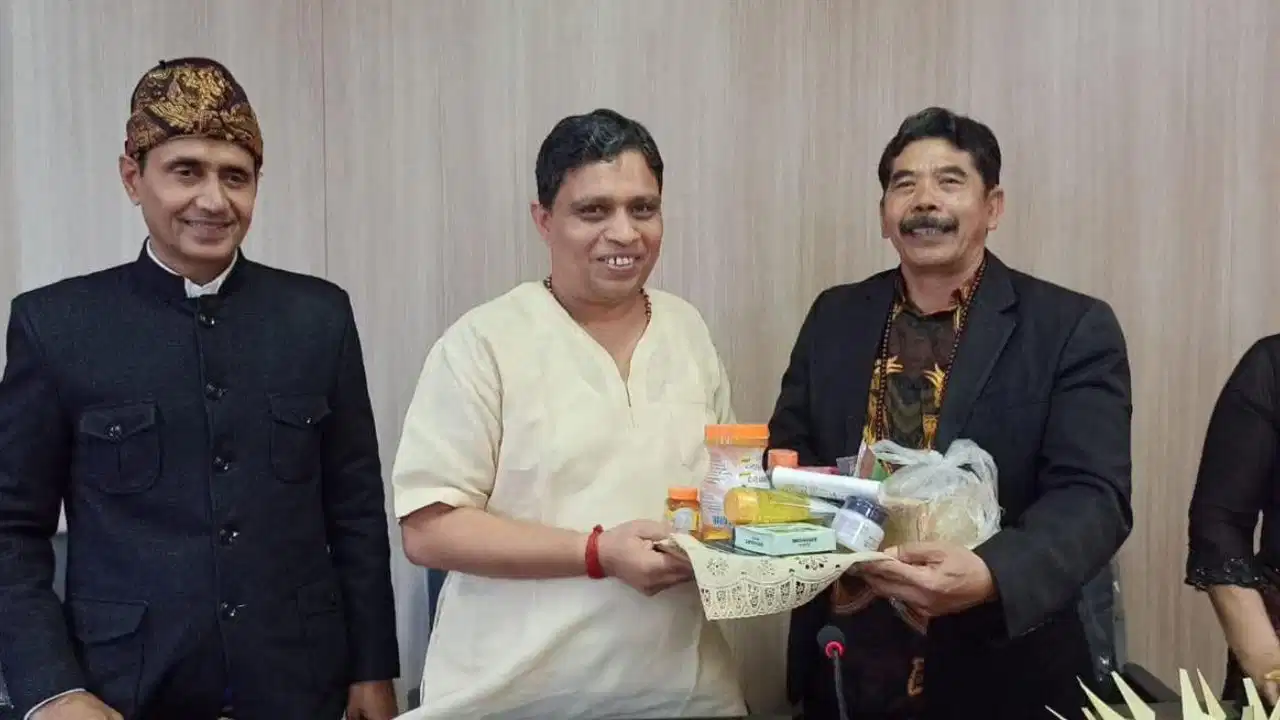 Global Sanatan: पतंजलि और इंडोनेशिया के एकमात्र हिंदू विश्वविद्यालय (UHN) के बीच ऐतिहासिक MoU; बाली की धरती पर पुनर्जीवित होगा सनातन और योग का वैभव