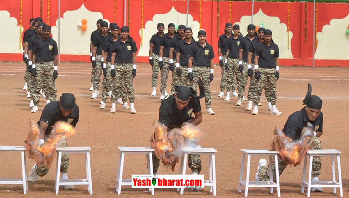 रांझी में पुलिस का शौर्य: जबलपुर विसबल परेड ग्राउंड पर दिखा पराक्रम, 11 महीने की कठिन ट्रेनिंग पूरी कर देश सेवा में शामिल हुए 221 रक्षक; भोपाल के दीपकांत बने बेस्ट कैडेट 22 रांझी में पुलिस का शौर्य: जबलपुर विसबल परेड ग्राउंड पर दिखा पराक्रम, 11 महीने की कठिन ट्रेनिंग पूरी कर देश सेवा में शामिल हुए 221 रक्षक; भोपाल के दीपकांत बने बेस्ट कैडेट