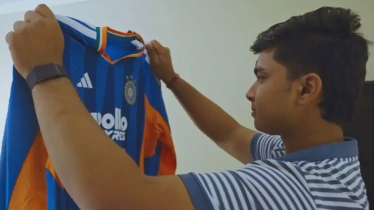 इसी दिन के लिए बल्ला पकड़ा था...' जर्सी नंबर 3 मिलते ही भावुक हुए वैभव सूर्यवंशी, छुए पैर; वीडियो वायरल