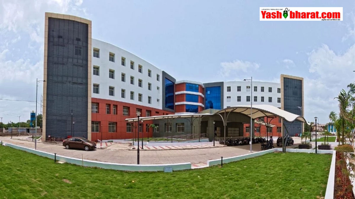 धार रोड के नए जिला अस्पताल में ओपीडी शुरू; पहले ही दिन पहुंचे 462 मरीज, MRI और टीकाकरण भी हुआ