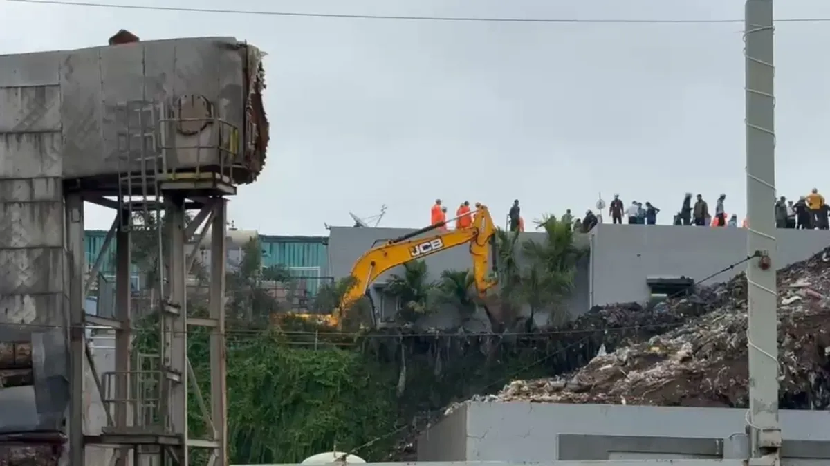 Pune Building Collapse: पुणे के पिंपरी-चिंचवड़ में 3 मंजिला इमारत ढही, मलबे में दबे थे 15 लोग; रेस्क्यू ऑपरेशन पूरा 22 Pune Building Collapse: पुणे के पिंपरी-चिंचवड़ में 3 मंजिला इमारत ढही, मलबे में दबे थे 15 लोग; रेस्क्यू ऑपरेशन पूरा