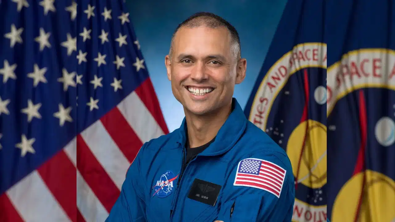 भारतीय मूल के अंतरिक्ष यात्री अनिल मेनन की पहली स्पेस यात्रा-सोयुज से ISS के लिए भरी उड़ान, कमान संभालेंगे एयरोस्पेस डॉक्टर 22 भारतीय मूल के अंतरिक्ष यात्री अनिल मेनन की पहली स्पेस यात्रा-सोयुज से ISS के लिए भरी उड़ान, कमान संभालेंगे एयरोस्पेस डॉक्टर