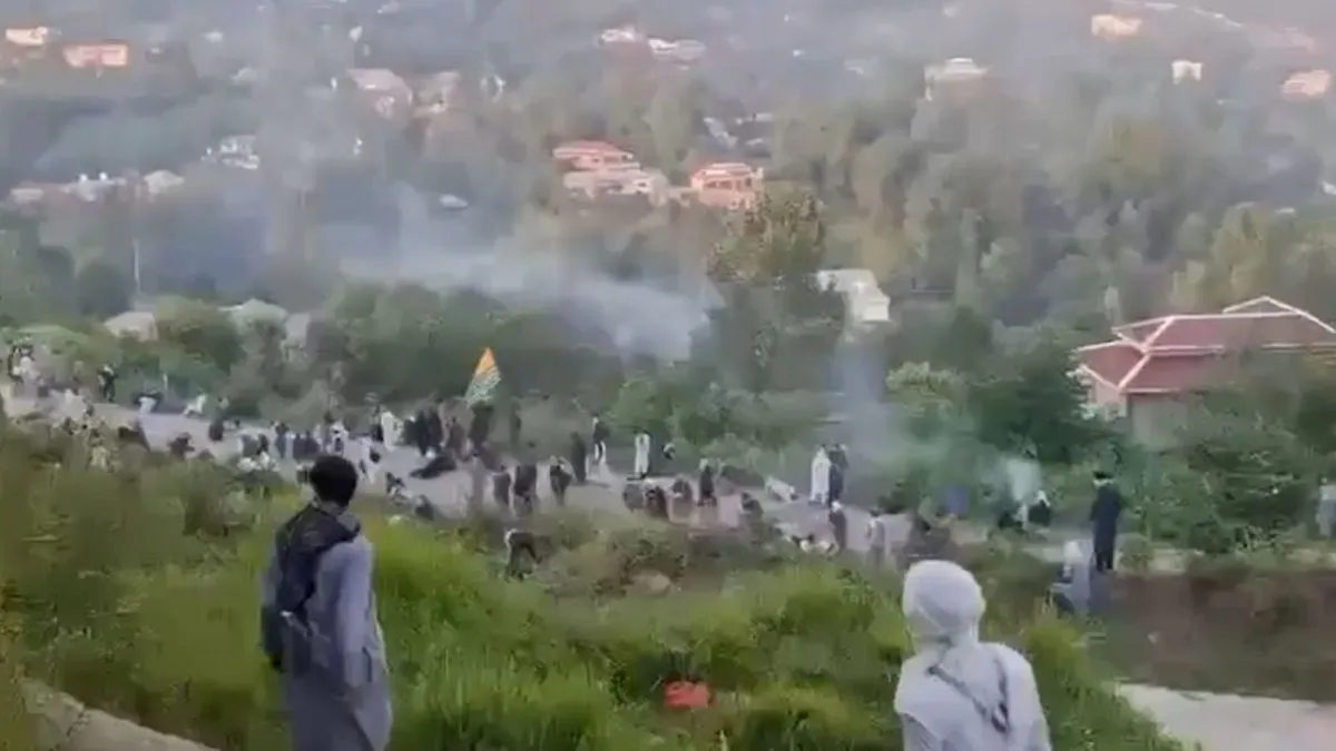 PoK के रावलकोट में प्रदर्शनकारियों पर पाक सेना की अंधाधुंध फायरिंग; 19 लोगों की मौत, दर्जनों घायल, JAAC ने जारी किया वीडियो