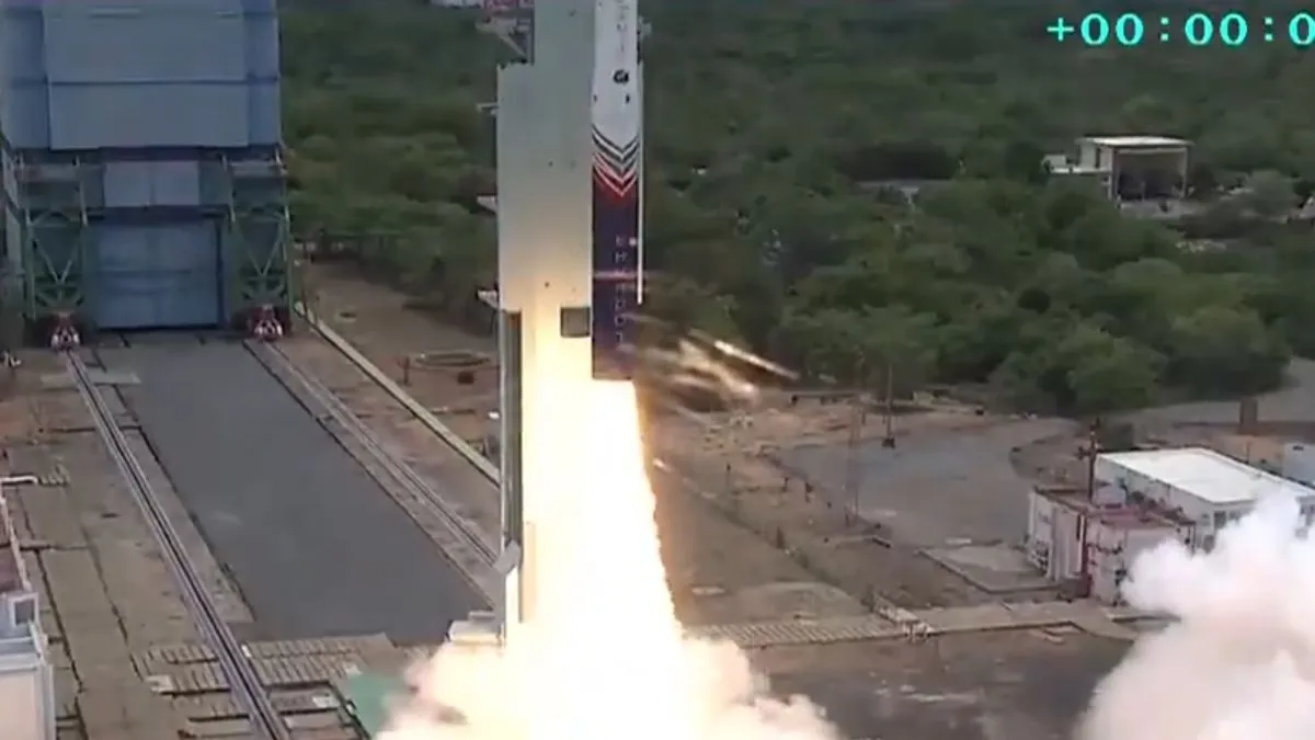Skyroot Vikram 1 Launch: अंतरिक्ष में गूंजा वंदे मातरम- स्काईरूट के पहले निजी रॉकेट 'विक्रम-1' की 5 ऐतिहासिक खूबियां 22 Skyroot Vikram 1 Launch: अंतरिक्ष में गूंजा वंदे मातरम- स्काईरूट के पहले निजी रॉकेट 'विक्रम-1' की 5 ऐतिहासिक खूबियां