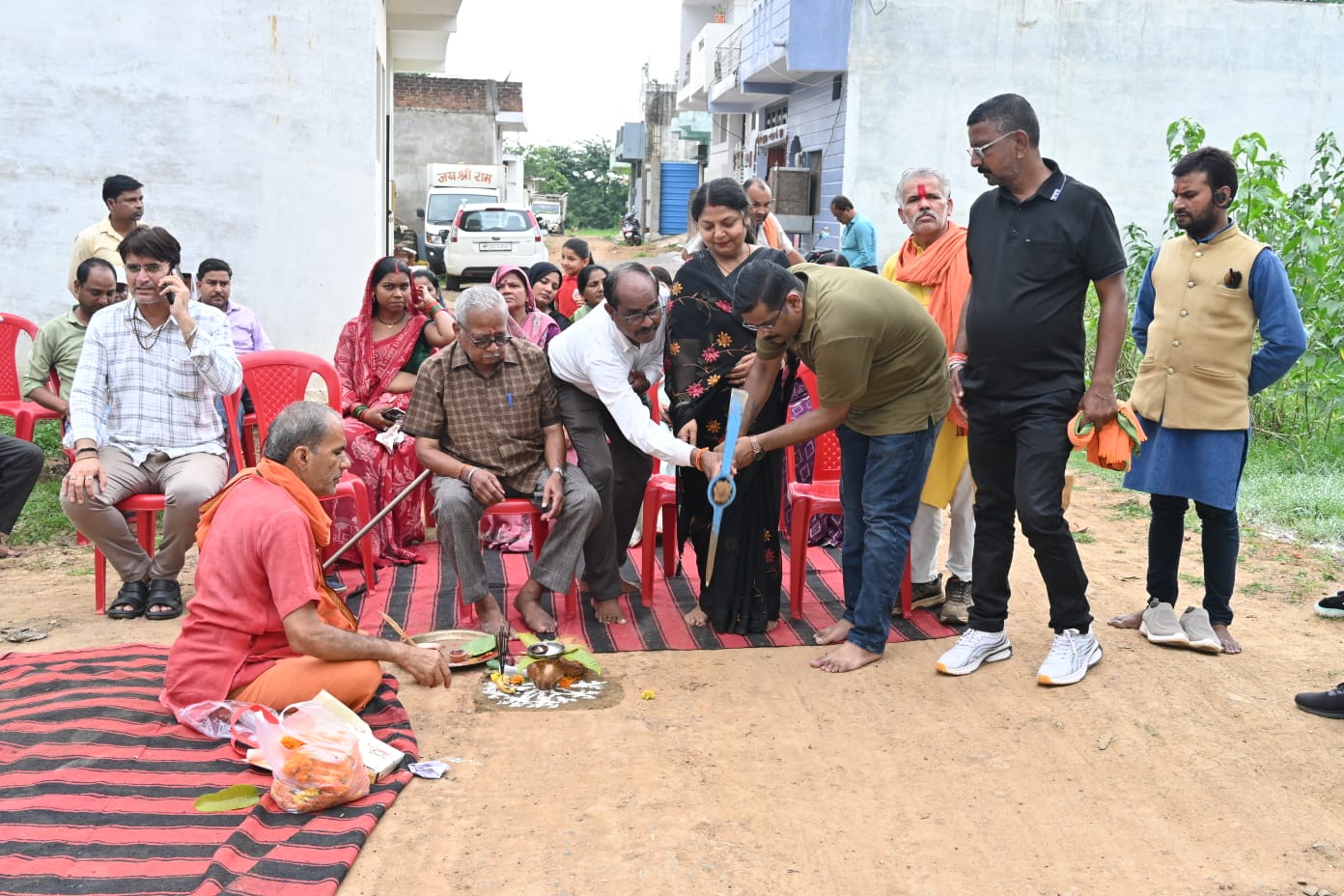महापौर, क्षेत्रीय पार्षद एवं जनप्रतिनिधियों की मौजूदगी में आचार्य विनोबा भावे वार्ड में लगभग 39.50 लाख के विकास कार्यों का भूमिपूजन संपन्न 22 IMG 20260809 WA0040