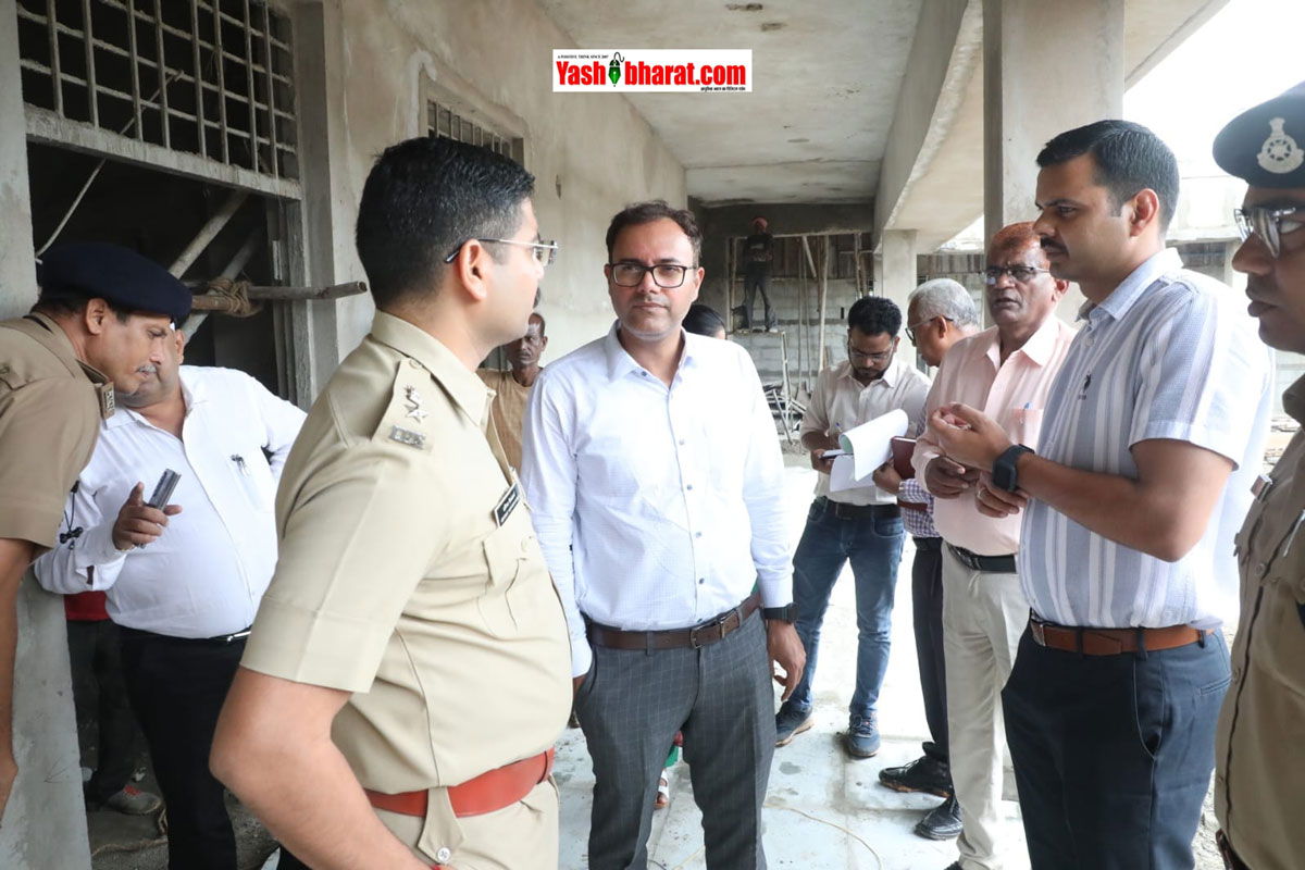 कटनी में 'जन-विश्वास अभियान' के तहत ज़मीनी निरीक्षण: कलेक्टर, SP, DFO और CEO ने लिया विकास कार्यों का जायजा; ₹1.39 करोड़ के हाईस्कूल भवन का निरीक्षण