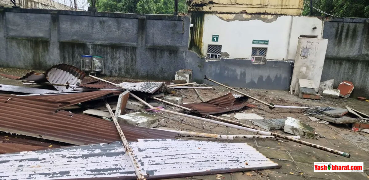 ईंट का जवाब पत्थर से: इस्लामाबाद की नापाक हरकत पर भारत का एक्शन: दिल्ली में पाक हाई कमीशन के बाहर चला बुलडोजर