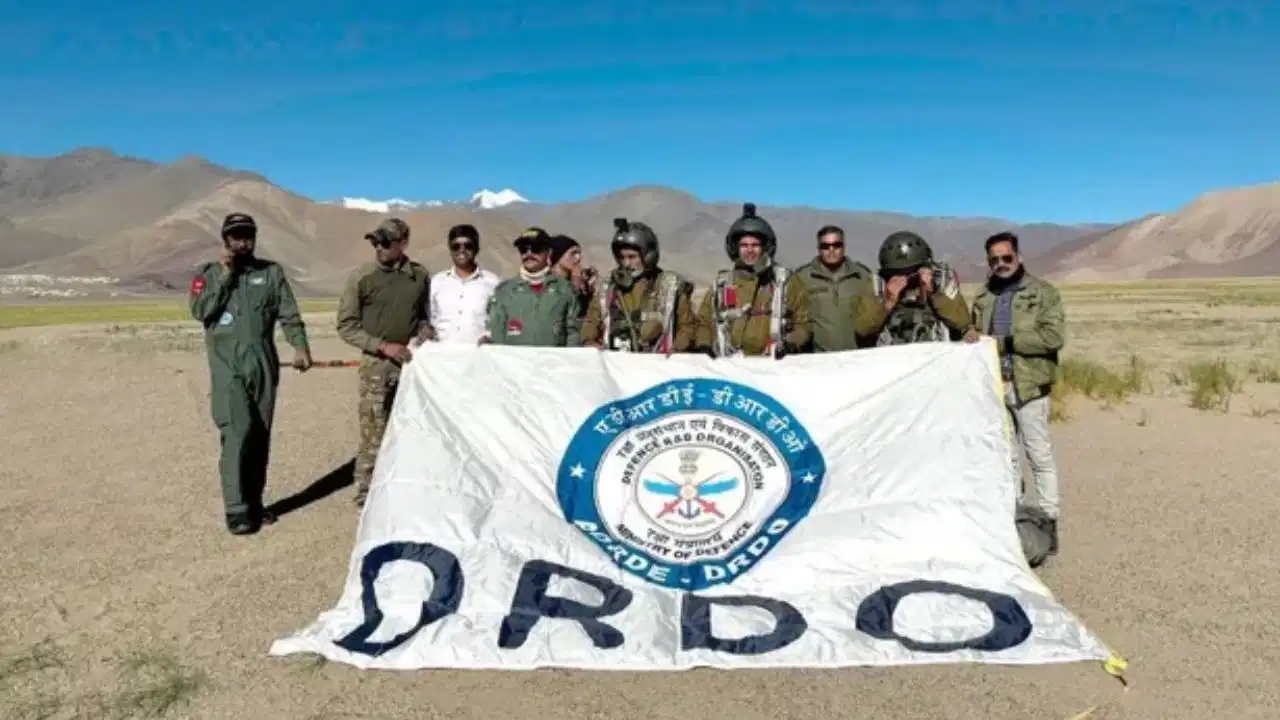 DRDO का बड़ा कारनामा: 22,000 फीट की ऊंचाई और -15°C तापमान में पैराशूट का सफल परीक्षण, भारत की बढ़ी ताकत
