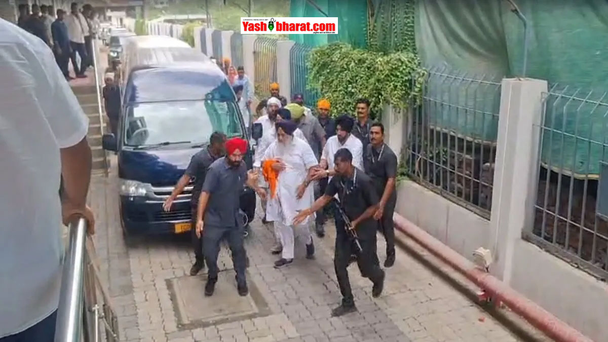Breaking: पंजाब के पूर्व डिप्टी सीएम सुखबीर सिंह बादल पर हमला; नांदेड़ गुरुद्वारा परिसर में सिरफिरे ने चलाई कृपाण, हाथ में आई चोट