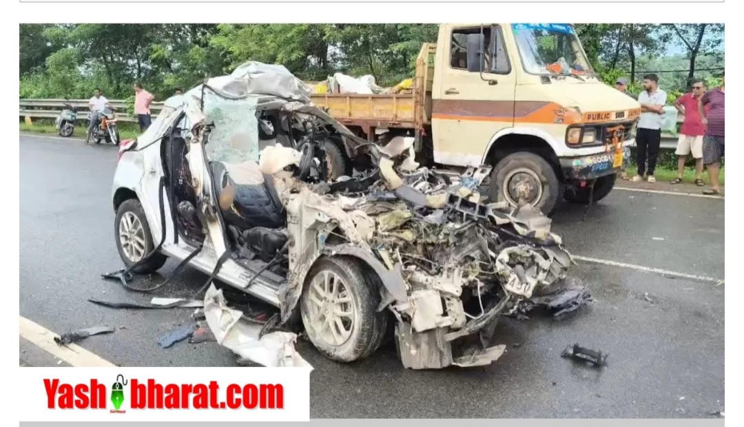 जमशेदपुर मरीन ड्राइव पर तेज रफ्तार कार खड़े ट्रक में घुसी; मंत्री दीपिका पांडे की बेटी तृषा समेत 4 की दर्दनाक मौत 22 जमशेदपुर मरीन ड्राइव पर तेज रफ्तार कार खड़े ट्रक में घुसी; मंत्री दीपिका पांडे की बेटी तृषा समेत 4 की दर्दनाक मौत