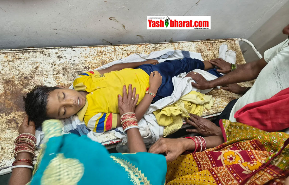 चलती स्कूल वैन से गिरकर मासूम छात्र का करुण अंत, विजयराघवगढ़ के आज़ाद चौक में दर्दनाक हादसा, गुस्साए परिजनों और आक्रोशित नागरिकों ने किया चक्काजाम
