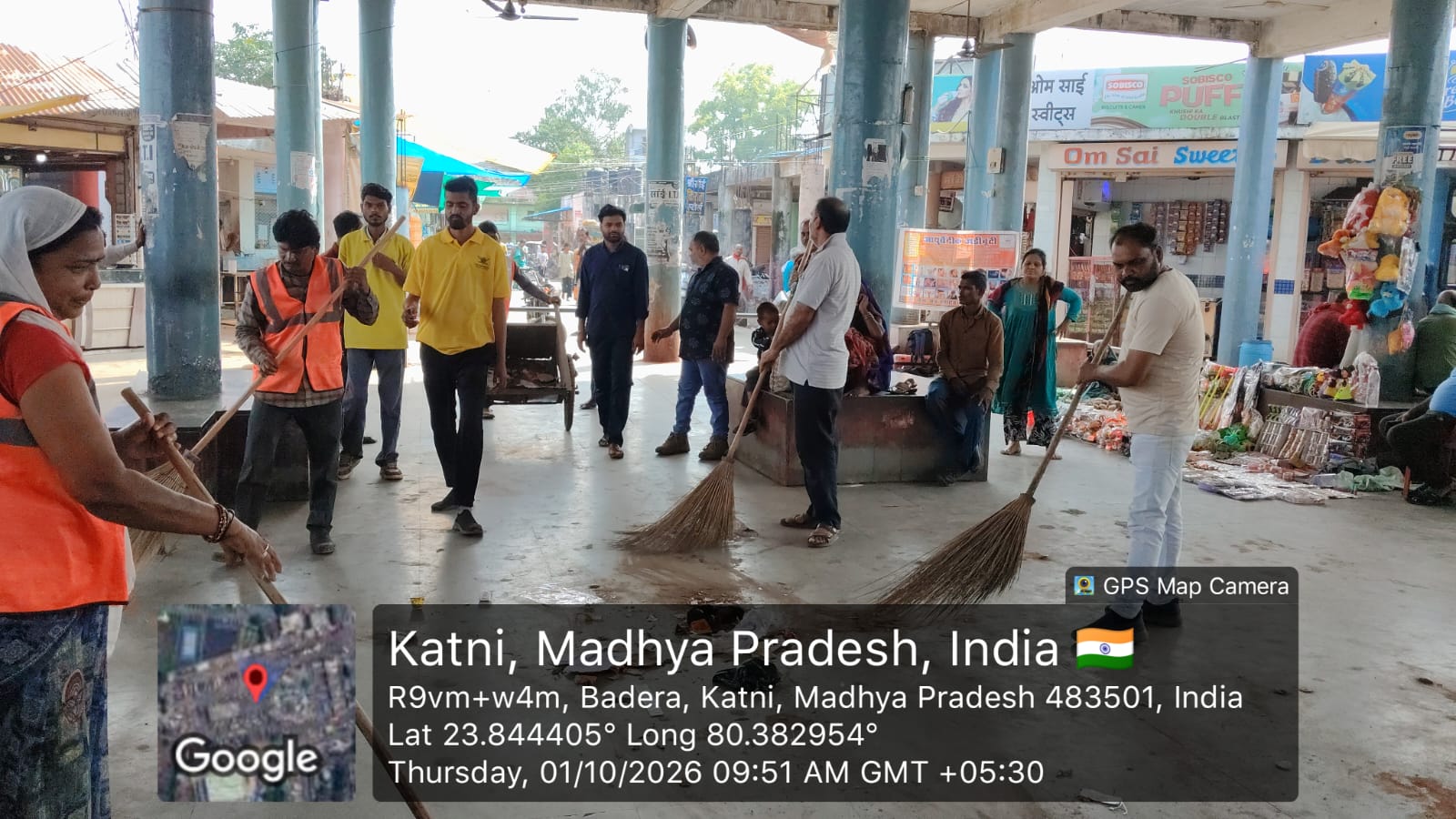 स्वच्छता ही सेवा अभियान के तहत धार्मिक स्थलों से जलस्रोतों तक चला विशेष स्वच्छता अभियान,जनप्रतिनिधियों एवं नागरिकों ने निभाई सहभागिता,2 अक्टूबर को सफाई मित्रों का सम्मान एवं ‘एक पेड़ मां के नाम’ के तहत पौधारोपण कार्यक्रम आयोजित 22 IMG 20261001 WA0082