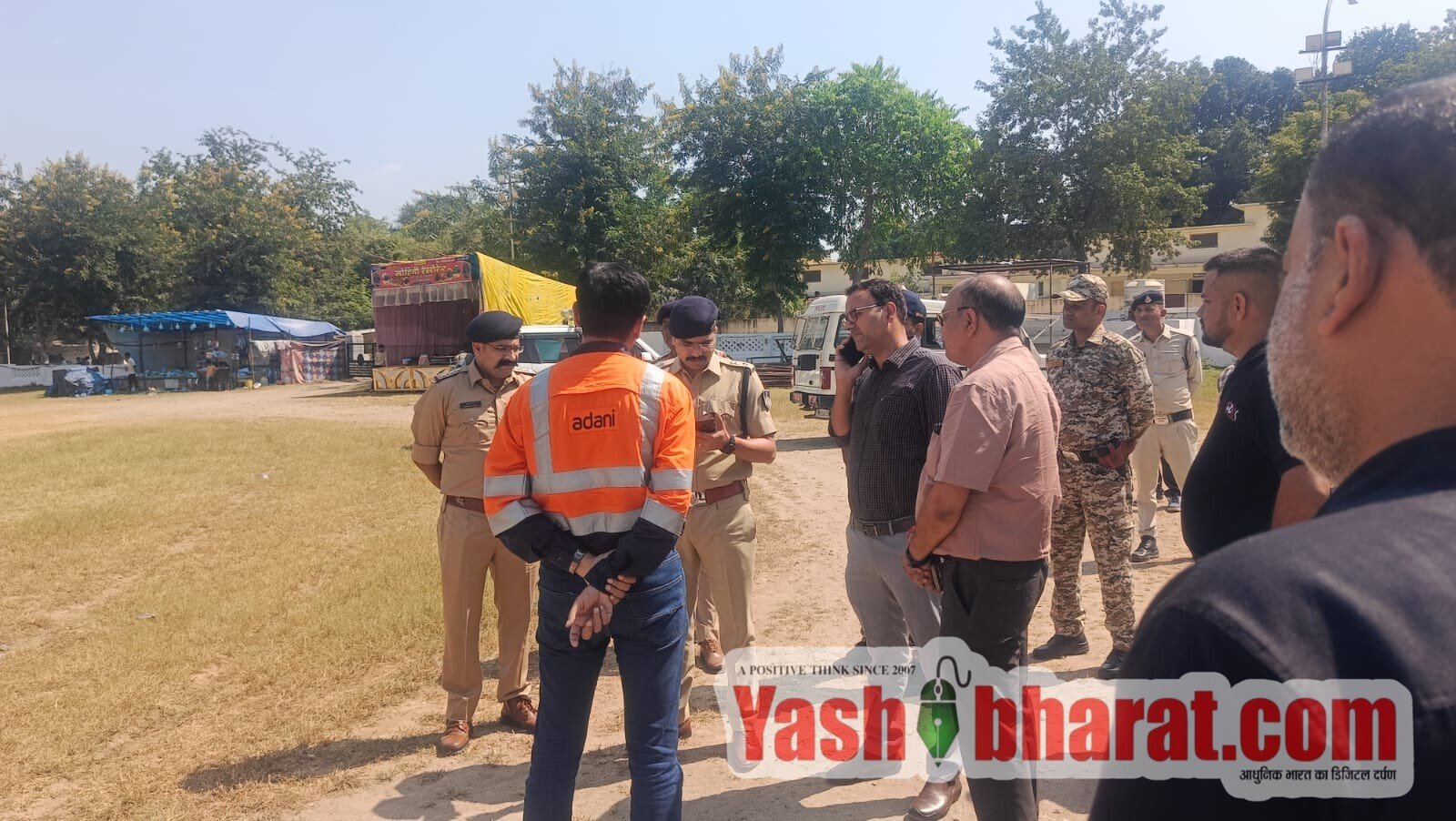 कैमोर में रावण दहन की तैयारियों का कलेक्टर और एसपी ने लिया जायजा,सुरक्षा व्यवस्था चाक-चौबंद रखने के निर्देश,झूलों के संचालन से पहले सुरक्षा प्रमाणन अनिवार्य 18 IMG 20261010 WA0061