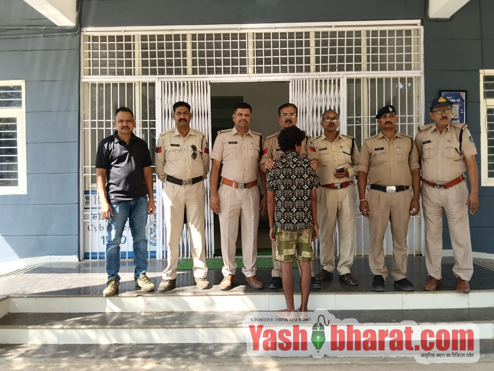 बरही पुलिस ने 4 किलो गांजा के साथ एक आरोपी को किया गिरफ्तार,कनौर मोड़ पर पुलिस को देखकर भागने लगा युवक, 40 हजार रुपये कीमत का गांजा जब्त 19 IMG 20261010 WA0063
