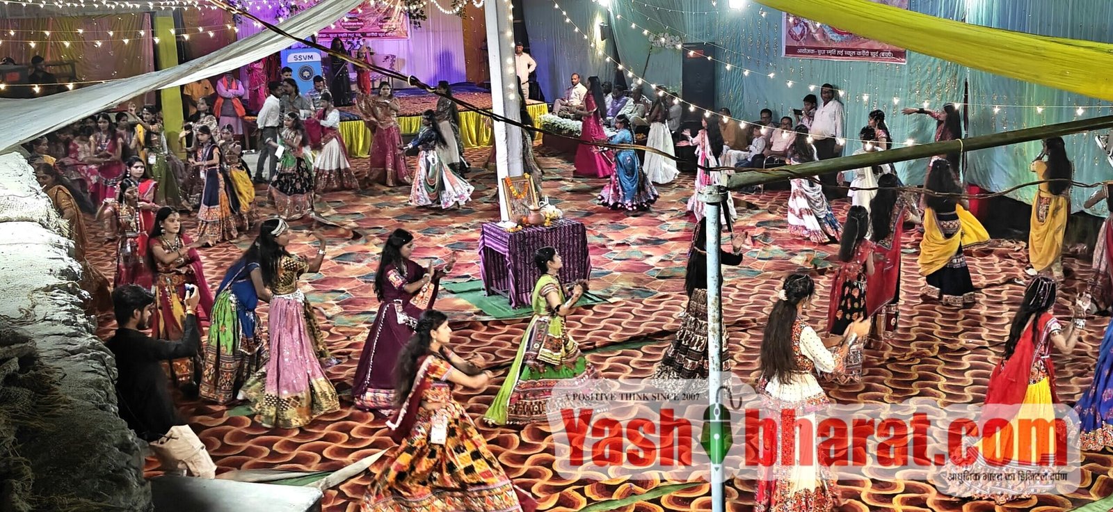 सुधा स्मृति स्कूल में गरबा महोत्सव की धूम, मां दुर्गा के नौ स्वरूपों में सजे नन्हे बच्चे,मनमोहक सांस्कृतिक प्रस्तुतियों ने मोहा मन, तहसीलदार आदित्य द्विवेदी ने की विद्यार्थियों की प्रतिभा की सराहना 10 IMG 20261017 WA0017 scaled