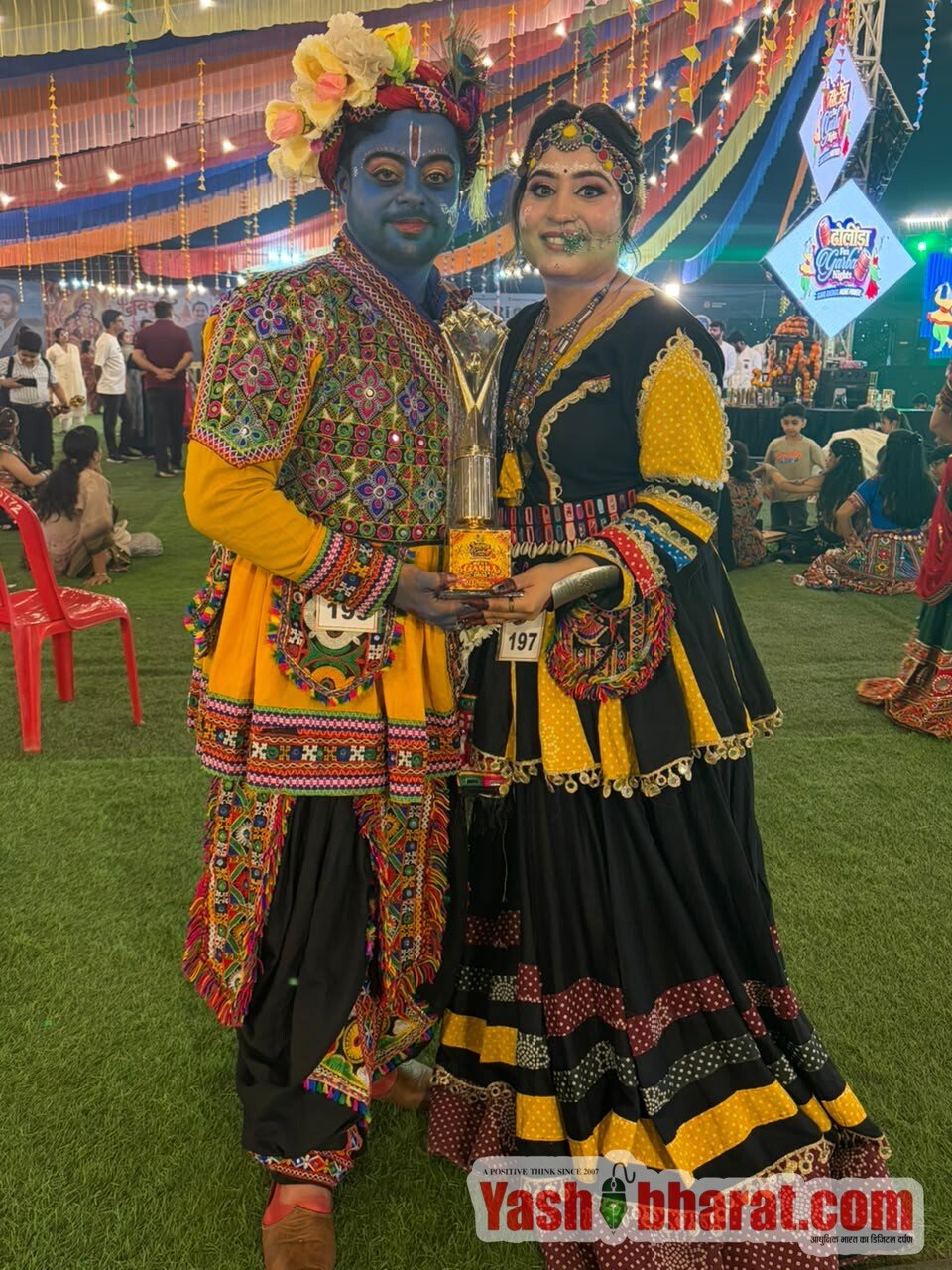 ढोलिंदा गरबा महोत्सव में मोहित और पूजा गोगवानी बने बेस्ट कपल, राधा-कृष्ण के स्वरूप ने मोहा मन 4 ढोलिंदा गरबा महोत्सव में मोहित और पूजा गोगवानी बने बेस्ट कपल, राधा-कृष्ण के स्वरूप ने मोहा मन
