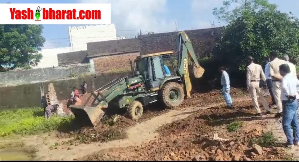 सरकारी जमीन पर कब्जा पड़ेगा भारी! कटनी में पुलिस, राजस्व और नगर निगम का बड़ा एक्शन, मौके पर हटाया गया अवैध कब्जा 1 सरकारी जमीन पर कब्जा पड़ेगा भारी! कटनी में पुलिस, राजस्व और नगर निगम का बड़ा एक्शन, मौके पर हटाया गया अवैध कब्जा