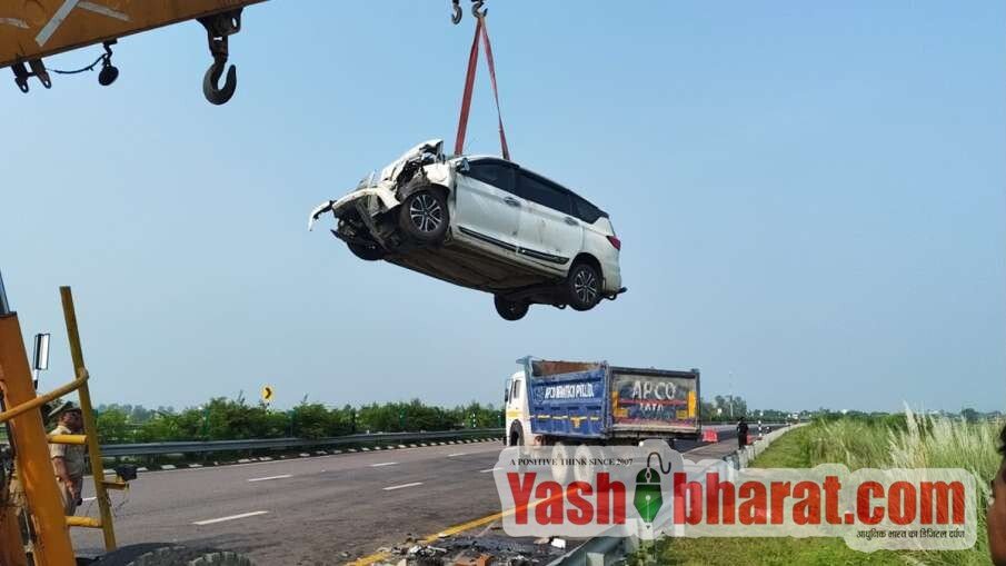 पूर्वांचल एक्सप्रेसवे पर तेज रफ्तार कार ट्रक से टकराई, देवरिया के 3 टेनिस खिलाड़ियों की मौत, 3 गंभीर 20 पूर्वांचल एक्सप्रेसवे पर तेज रफ्तार कार ट्रक से टकराई, देवरिया के 3 टेनिस खिलाड़ियों की मौत, 3 गंभीर